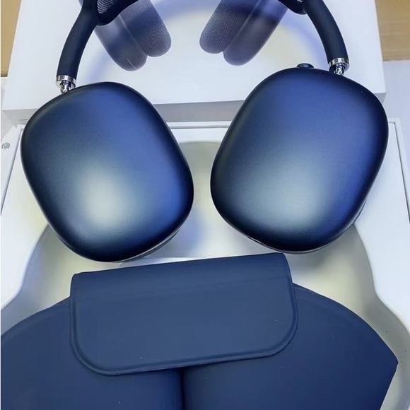 Apple Headphones - Black and Gray - Picture 2 of 3